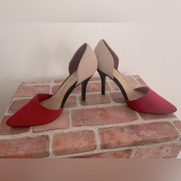 Color block heels never worn. Tan red black (multi color) suede material. - Picture 2 of 5